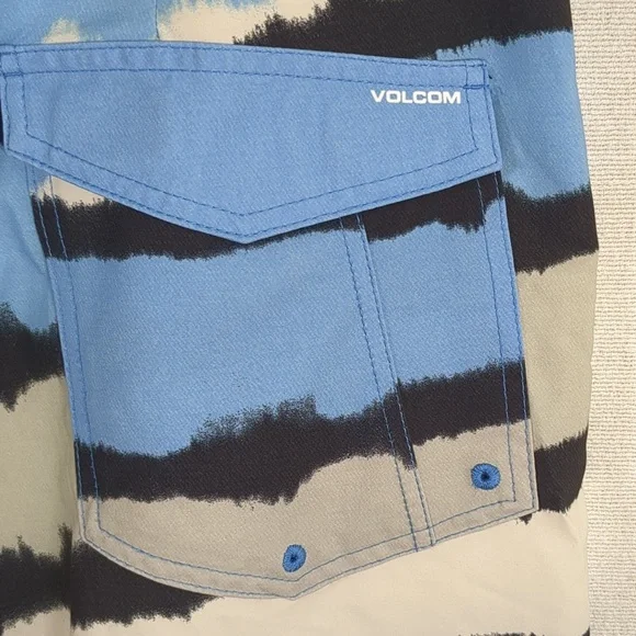 Volcom Men's Long 4 Way Stretch Board Shorts Size 36 Like New - Picture 6 of 8